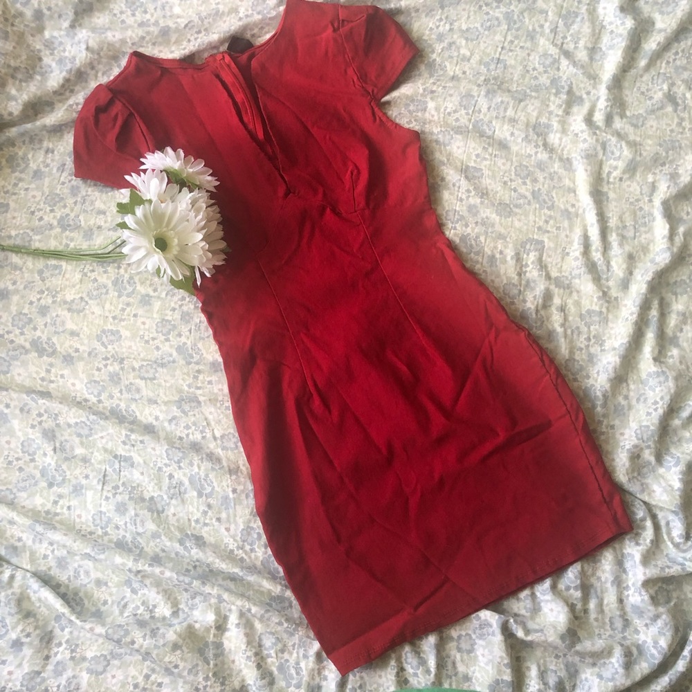 WINDSOR Red Cocktail Dress